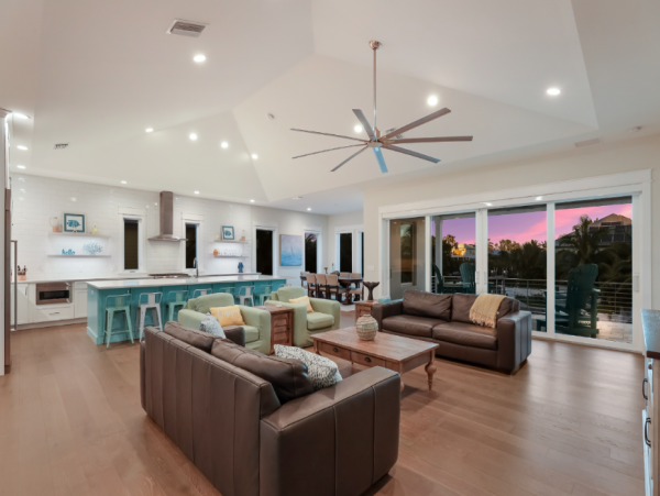 Luxurious Canal-Front Retreat - Perfect for Families
